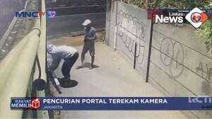 Portal di Kebun Jeruk Dicuri