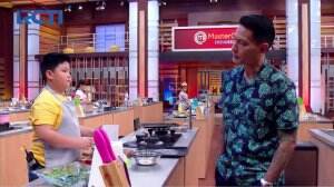 Biar Semangat! Axel Pajang Foto Mama Pas Lagi Masak - Junior MasterChef Indonesia