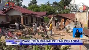 Bus Tabrak Warung dan Rumah