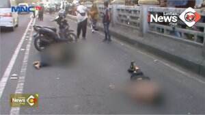 Gagal Nyalip, Dua Orang Berboncengan Motor Terjatuh