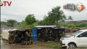 Garut Dilanda Banjir, Sejumlah Mobil Terseret Banjir