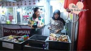 Miss Harini Jualan Jajanan Malam