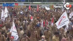 Ribuan Kepala Desa Dan Perangkat Desa Demo Di Jakarta