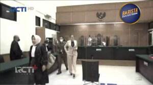Nikita Mirzani Tetap Tampil Modis Saat Persidangan
