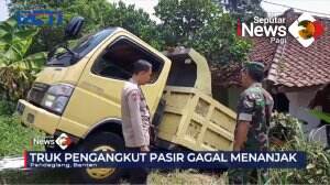 Truk Pengangkut Pasir Menabrak Rumah