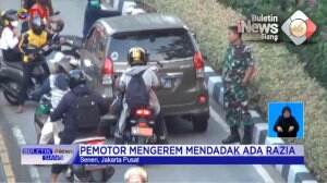 Pemotor Tabrak Mobil TNI