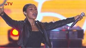 Novia Bachmid "I Miss U But I Hate U" - GTV Love Suroboyo "Konser Slank"