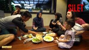 Seru! Ngerujak Bareng Shanty Denny