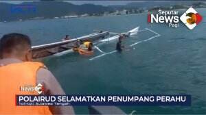 Kapal Nelayan Terbalik