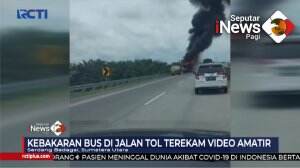 Bus Ludes Terbakar Di Jalan Tol