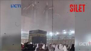 Usai Dilanda Badai, Kini Mekkah Dilanda Banjir