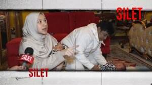 Kompak! Aksi Ustadz Riza Merawat Buah Hati Kembarnya