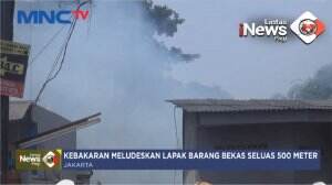 Kebakaran Ludeskan Lapak Barang Bekas