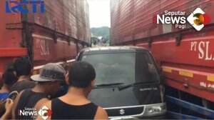 Truk Tabrak Kendaraan Parkir