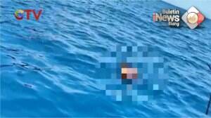 Pencarian Korban Kapal Terbakar