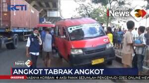 Mobil Angkot Menabrak Angkot Lainnya