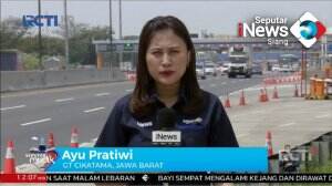 Gerbang Tol Cikatama Ramai Pemudik