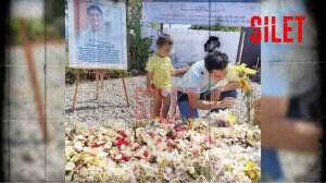 Baim Kunjungi Makam Eril