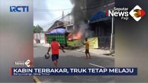Truk Terbakar Saat Melaju
