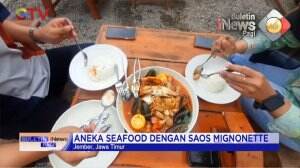 Makan Seafood Dengan Bumbu Khas Yunani