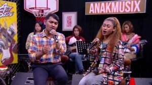 Novia & Ola - Pelukku Untuk Pelikmu