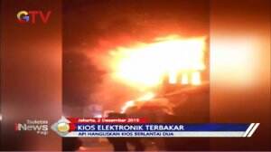 Si Jago Merah Lalap Kios Berlantai Dua