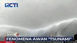 Awan Berbentuk Gelombang Tsunami