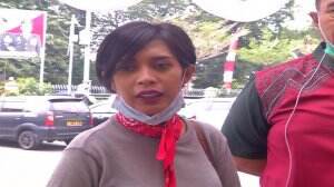 Karen Pooroe Kembali Datangi Kantor Polisi