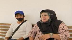 Dhawiya Beri Keterangan Terkait Sidang Putusan Sang Suami