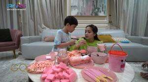 Nagita Slavina Ngidam Makanan Warna Pink