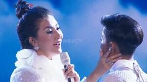 Betrand Peto Putra Onsu ft Sarwendah [KAMU BERHAK BAHAGIA]