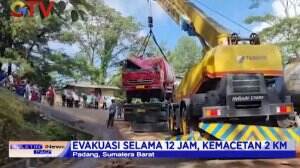 Evakuasi Truk Tangki CPO Terguling