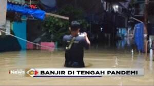 Pemukiman Warga Bidara Cina, Jakarta Terendam Banjir
