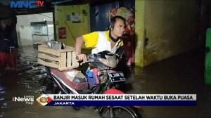 Banjir Merendam Permukiman Cipinang Melayu