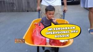 Gumushnya Kiano Bagi-Bagi Makanan