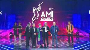 Penghargaan Legenda Musik Indonesia Untuk Ebiet G. Ade dan Bimbo