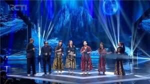 7 Bintang Plus "Buatlah Dunia Tersenyum Kembali, Jalan Masih Panjang" - AMI Awards 2020