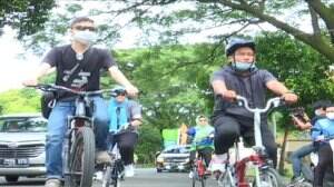 Keseruan Narji Serta Keluarga Bersepeda Santai