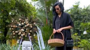 Siapa Perempuan Ini? - Putri Untuk Pangeran Eps. 285 - 286
