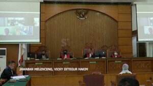 Perdana, Ibunda Vicky Prasetyo Hadiri Sidang