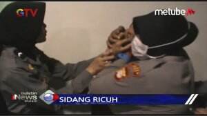 Ricuh! Keluarga Korban Ngamuk Di Sidang Pembunuhan