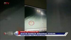Seram! Water Barrier Bergerak Sendiri di Tol Pandaan - Malang