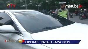 Mobil Mewah Kena Tilang