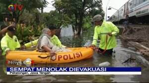 Menolak Dievakuasi, Nenek Lumpuh dan Buta di Pekalongan Nyaris Tenggelam Banjir Dirumah