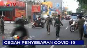 Petugas Bubarkan Lapak PKL di Jakarta Demi Cegah Penyebaran Wabah Korona