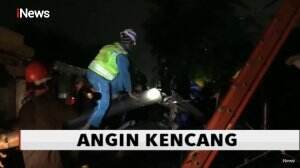 61 Tiang Listrik di Sidoarjo Jatim Roboh Diterjang Angin Kencang