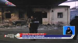 Pos Polisi Dibakar Pendemo