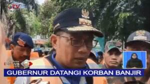 Gubernur Sambangi Korban Banjir di Pengungsian