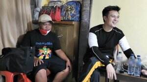 Baim dan Mang Acun Bawakan Hadiah Spesial