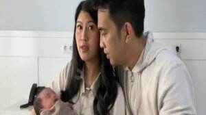 Beberapa Artis Yang Sukses Menjalani Program Bayi Tabung
